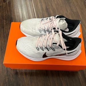 Nike Air Zoom Sneaker Pegasus